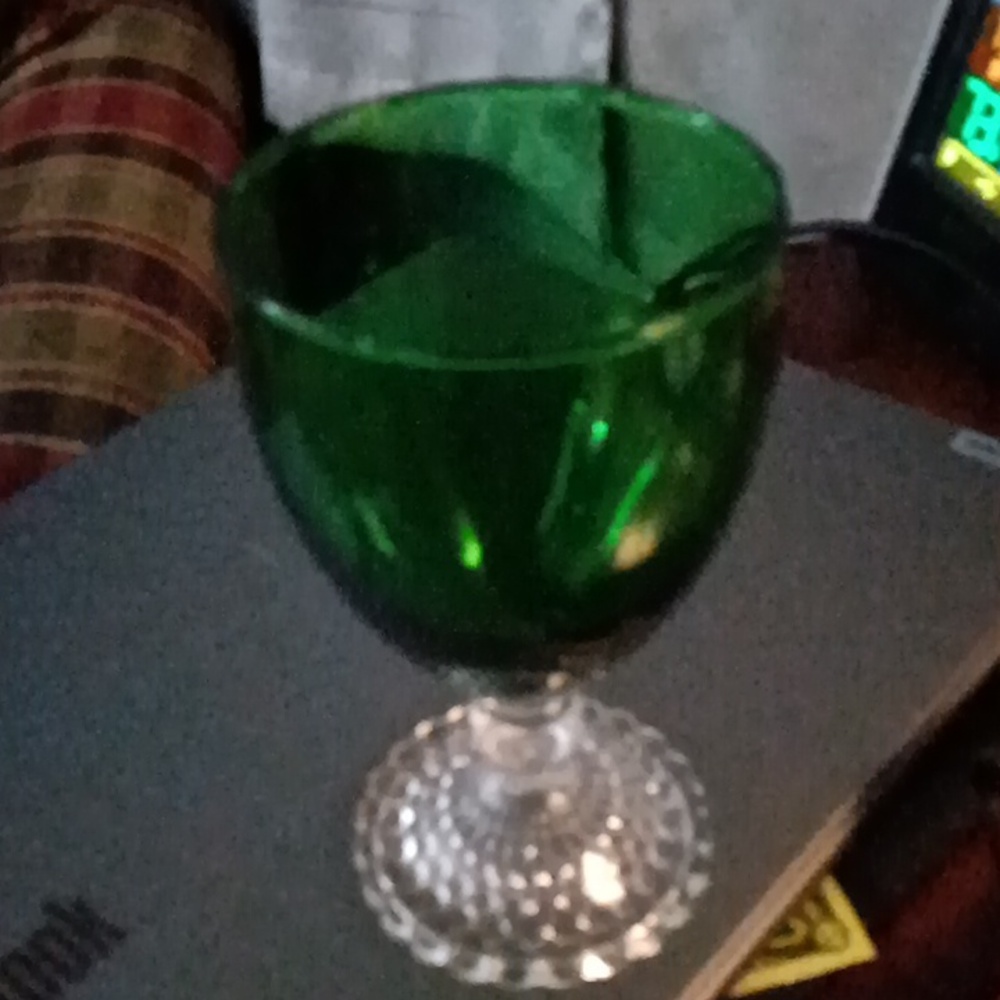 Stunning Vintage Anchor Hocking Forest Green Bubble 8 fluid oz. Water Goblet